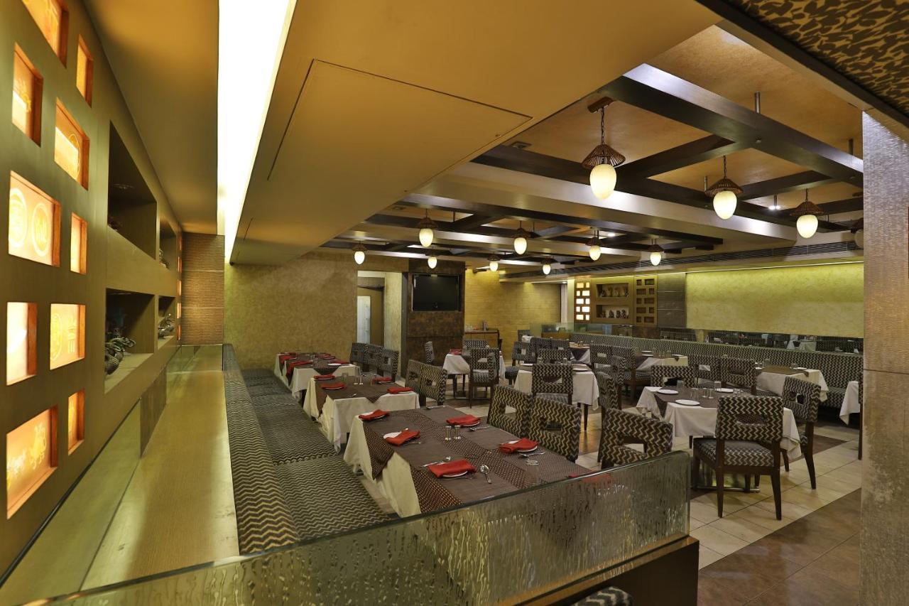 Capital O 1338 Hotel Harmony Rajkot Eksteriør bilde