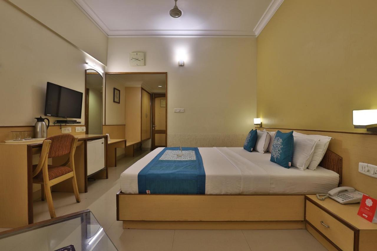 Capital O 1338 Hotel Harmony Rajkot Eksteriør bilde