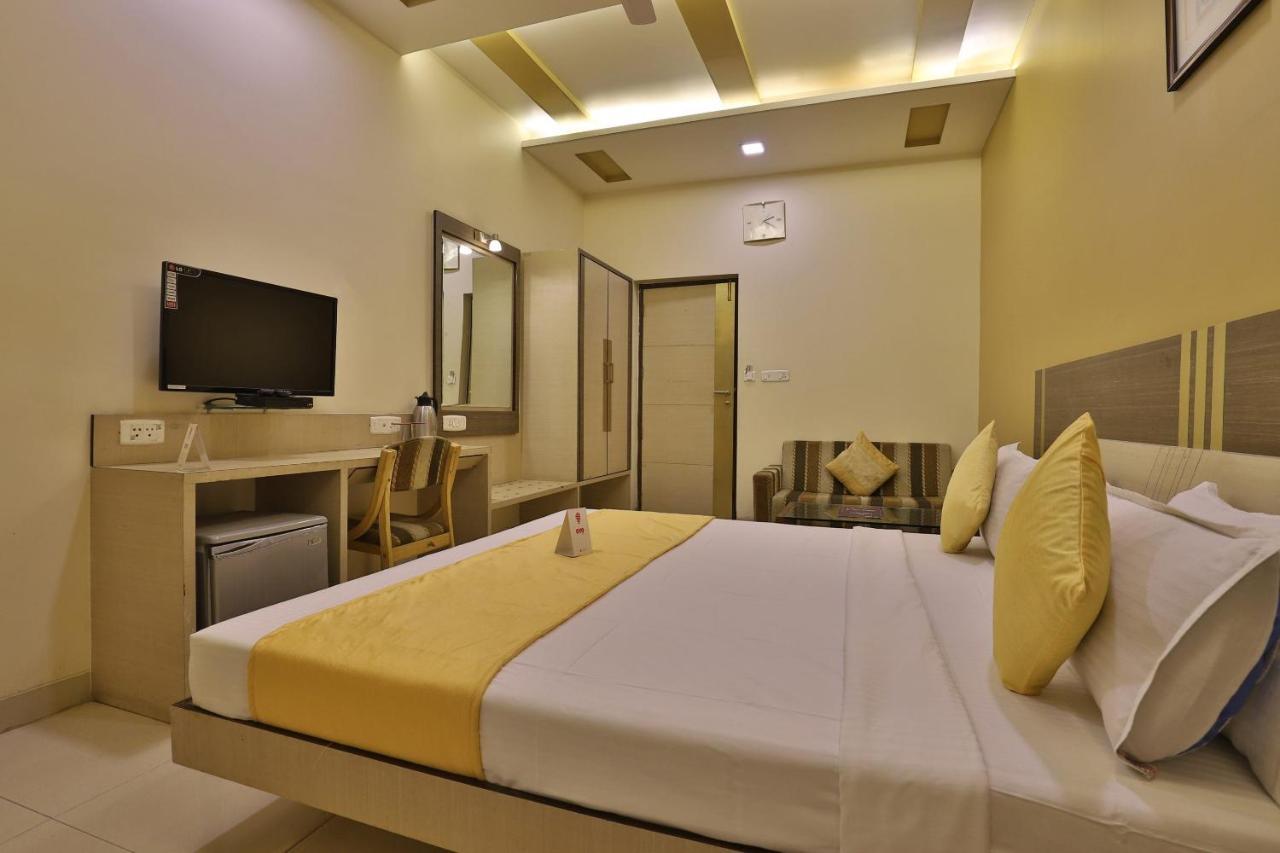 Capital O 1338 Hotel Harmony Rajkot Eksteriør bilde