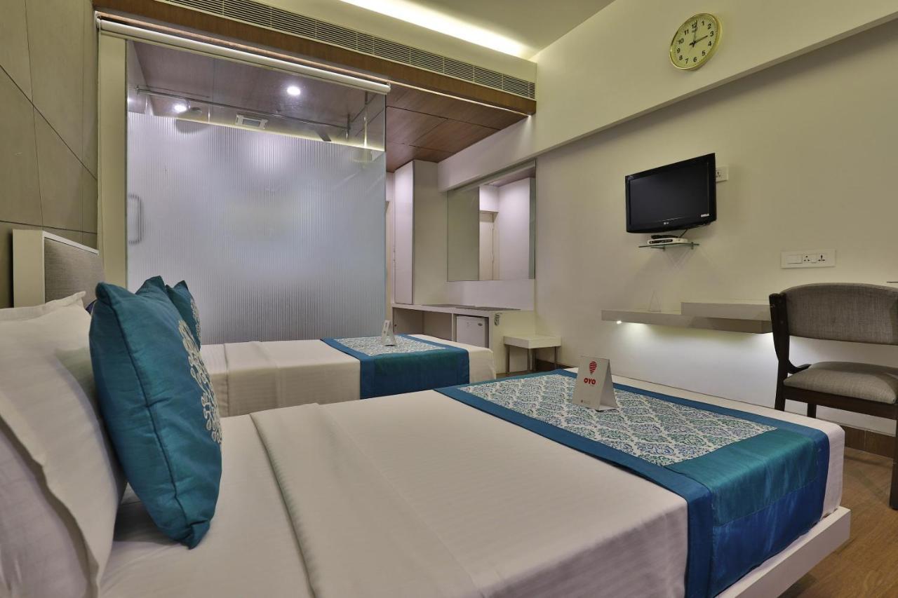 Capital O 1338 Hotel Harmony Rajkot Eksteriør bilde
