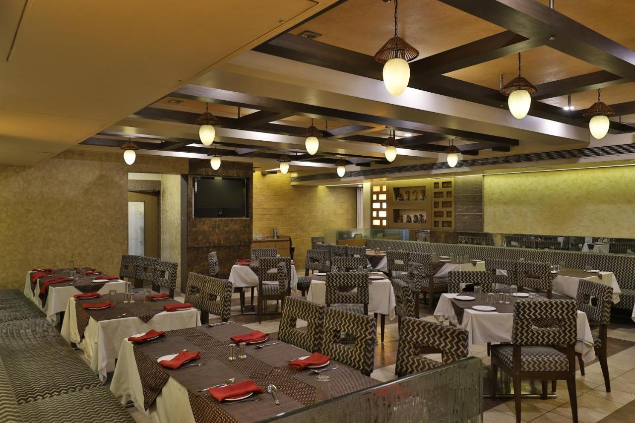 Capital O 1338 Hotel Harmony Rajkot Eksteriør bilde