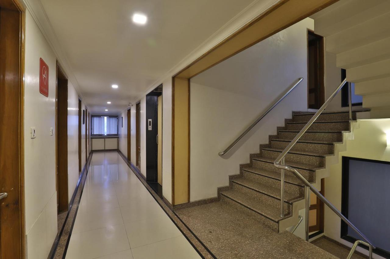 Capital O 1338 Hotel Harmony Rajkot Eksteriør bilde