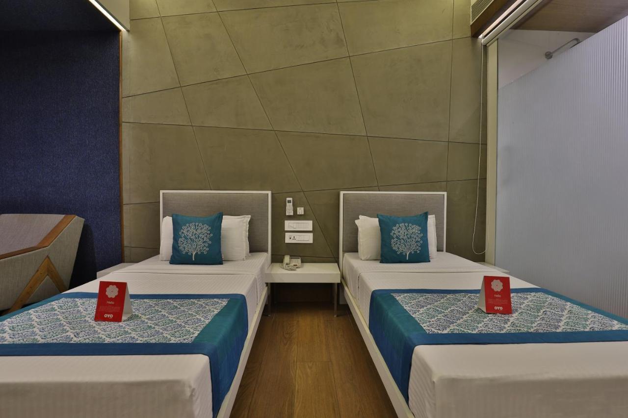 Capital O 1338 Hotel Harmony Rajkot Eksteriør bilde